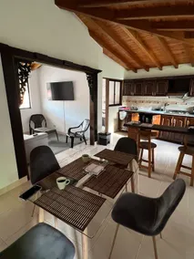 El Retiro, beautiful 3br apartment, private patio - Image 4