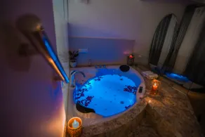 Nirvana with jacuzzi - Image 2