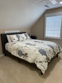 New! Home away from home 1700sq next to Old Town - Image 5