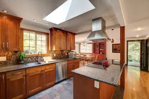 Central Sammamish Home With Private Setting - Image 2
