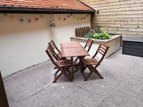 2 Rooms with private courtyard 3 Min TGV station - Image 4
