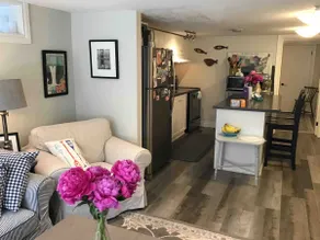 Bright, Cozy Home Away from Home in Guelph - Image 4