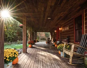 / NEUES LISTING / Atemberaubender Log Retreat eingebettet in einheimische Prärie / Waldlandschaft - Image 3
