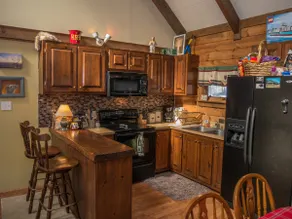 Horizon Hill-Log Cabin w/Hot Tub & Views! - Image 5