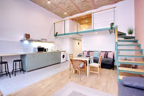 Awesome Budapest Downtown Studio w Balcony & Free Private Parking - Image 2