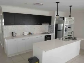 Spacious family home - Image 2