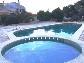 Apt. with ocean and pool views - Image 4