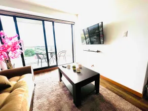 Amazing Central apt with pool - Image 2