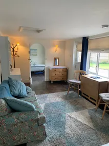 Converted barn in quiet, rural location. - Image 5