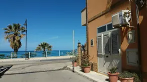 A couple of steps from the sea - Image 3