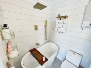 Glam Tiny House in the Country! - Image 5