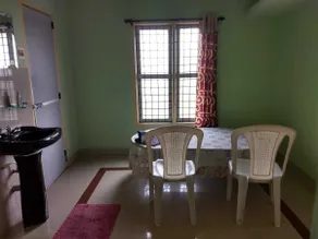 Entire bungalow with AC and parking for 3-4 cars - Image 5