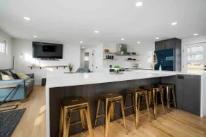 Sleeps 16 - 15 min/Downtown, 10 min/Medical Center - Image 5