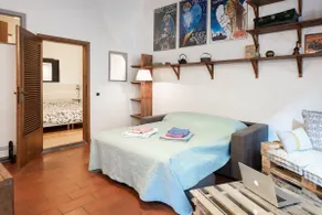 ** CENTRAL ** Comfy Artist’s Home - Image 2