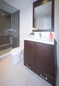 Bright 2 Bedroom + Parking close to 401 - Image 2
