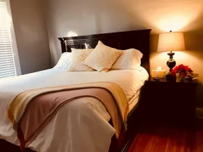 Dundee Charm – Bestselling Airbnb in Omaha - Image 2