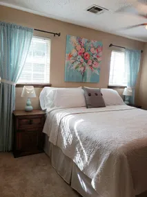 Roomy two Story, Cozy w/ private pool - Image 5