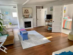 1920’s charming dollhouse near South Cove - Image 2