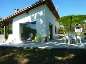 Waterfront villa with petanque court - Image 2