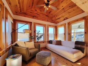 Charming Lake Cottage w/ Hot Tub & Kayaks - Image 3