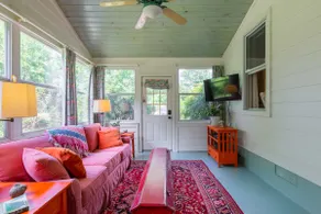 Onion Creek Cottage in the Heart of Texas! Lovely Sunporch! Charm meets Comfort! - Image 4