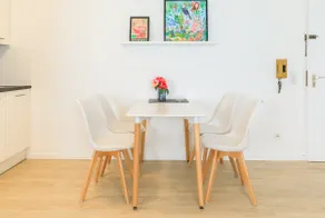 Modern Apartment in city center - Image 3