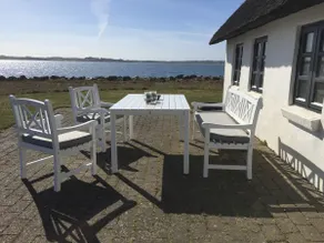 Cottage on Venø with a first-row view of the fjord - Image 3