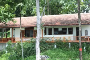 Villa Gamrang 3BR in Cisolok, Queen's Harbor - Image 4