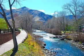 Walk to dining/bars/parks! Ideal for Red Rocks! - Image 5