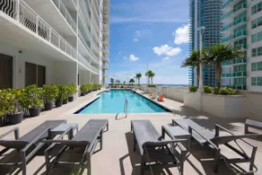 Iconic High floor 3 bedrooms in the heart of Miami - Image 5