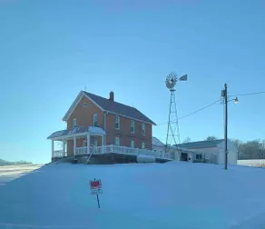 Farm House Beauty - Image 4