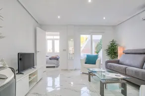Immaculate apartment in High St - Image 2