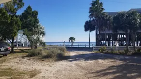 Peaceful Shell Point Beach House (no Host fees) - Image 3
