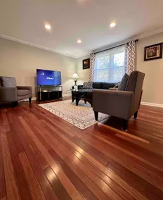 Beautiful Townhouse - Vienna Metro, 20 Min to DC - Image 2