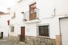 Cozy and Tranquil Townhouse in Orgiva Village - Image 4