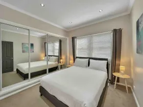 Bright 3-bedroom apartment - Central Armidale - Image 4