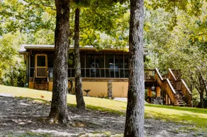 Cozy Lakeside Cabin at Lake Wateree with Dock - Image 2