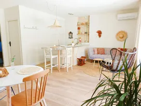 Large private 4-star jacuzzi, terrace, linens included. - Image 4