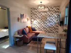 Retro Chic Private Highlands Getaway - Image 5