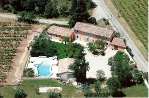 Charming cottage in the heart of Provence - Image 3