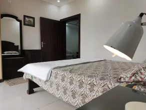 Elegant home in Bahria Town - Image 4