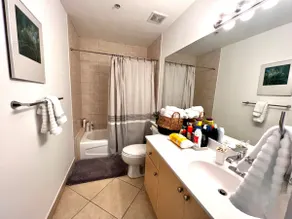 Renovated! Look at this 1/1 fabulous apartment! - Image 4