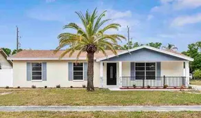 Cozy Chic Pool House 4 bed 2 bath sleeps 7 - Image 2