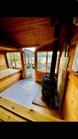 Lake Escape: Hot Tub& Sauna, Dock& Kayaks - Image 4