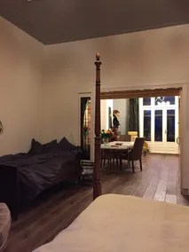 ”Slapers” lovely spacious ground floor apartment with garden - Image 4