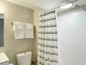 Entire 1Bd/1Br Tiny House Near TCNJ & Capitol - Image 5