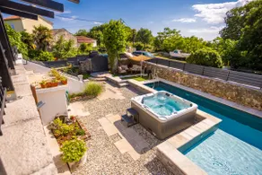 Villa Hrustika - heated pool, jacuzzi & sauna - Image 3
