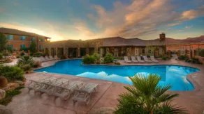 Luxury Condo *Multiple Pools with Slide/ Hot Tubs - Image 2