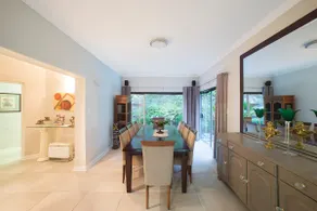 Lagoon View Villa - Image 5