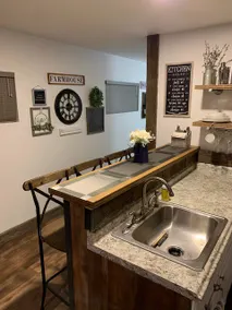 Cozy Farm Style 1 bedroom Apartment gated Parking - Image 3